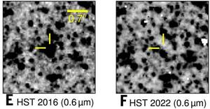　２０１６年に米ハッブル宇宙望遠鏡が撮影した恒星「Ｍ３１―２０１４―ＤＳ１」（左、中央）。２２年ごろにはほぼ見えなくなった（米サイモンズ財団提供）