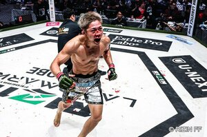 『RIZIN LANDMARK 12 in KOBE』秋元強真vs.萩原京平 （C）RIZIN FF