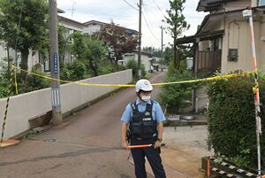 容疑者が逮捕された後の殺害現場となった被害者宅=7月12日