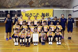 初の全国大会に挑むバレーボールクラブ「Top of Spring」=加茂市学校町