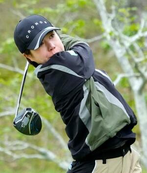 　第１日、９アンダーで首位の岡山絵里＝浜野ＧＣ