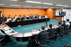 除染土の最終処分に向け、技術的課題を議論する有識者会議の初会合=22日午後、東京都千代田区