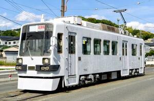 無装飾の路面電車の車両「782号―GRAY―」