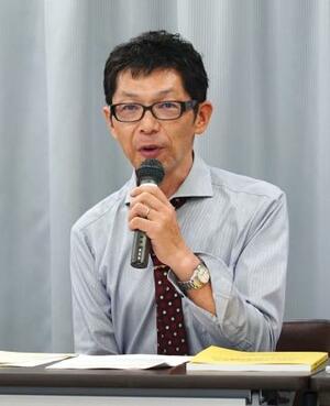 記者会見する全国市民オンブズマン連絡会議の浜嶌将周弁護士=2日午後、名古屋市