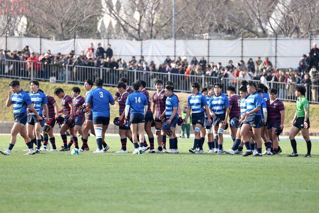 日本航空石川－北越　試合終了後の北越の選手ら＝花園ラグビー場