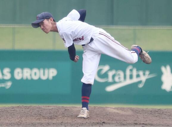 県央工－日本文理　９回を一人で投げ抜いた県央工の主戦大橋佳尚＝長岡市悠久山