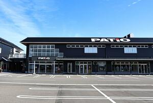 新規のテナントが相次いで出店しているパティオ=上越市富岡