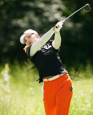 　第３ラウンド、通算１３アンダーで６位に浮上した古江彩佳＝ＴＰＣボストン（共同）