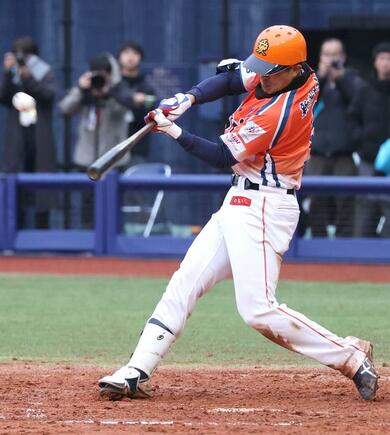 プロ野球2軍戦・オイシックス新潟］野球は9回から！知念大成が適時打