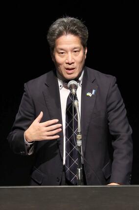 拉致問題の早期解決を訴える横田哲也さん=15日、新潟市中央区