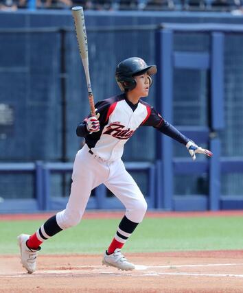 両川ー今町ふたば　５回今町ふたば１死三塁、鈴木大新が中超え２点ランニング本塁打を放ち１３－３＝エコスタ
