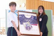 女子スノボクロス・吉田蓮生選手が母校の湯沢中学校で講演 ミラノ五輪の思い出、夢をかなえる秘訣は…