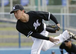 DeNAとの練習試合に先発したロッテ・田中晴也=宜野湾
