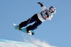 　スノーボードＷ杯スロープスタイル第１戦で女子２位に入った深田茉莉＝スノーマス（ゲッティ＝共同）