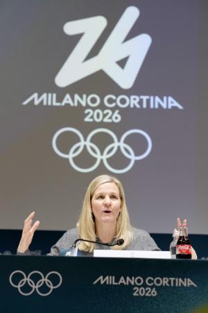 IOCのコベントリー会長=2月、イタリア・ミラノ(共同)