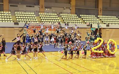 笑顔全開、大技華麗に！ワセダクラブ北信越支部チアリーディング