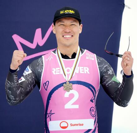 男子スキークロスで銅メダルを獲得した須貝龍＝サンモリッツ（ゲッティ＝共同）