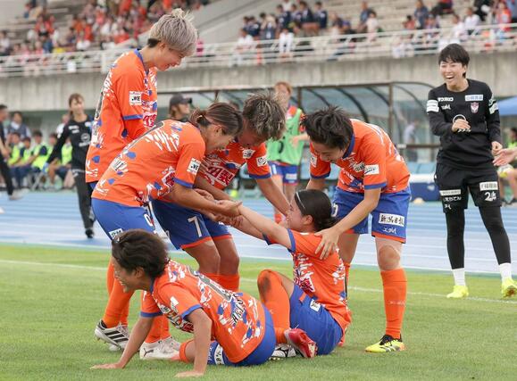 新潟LーC大阪 FW山本結菜がゴールを決め3-1=新発田市