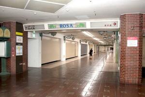 3月に営業終了し、閑散としている西堀ローサ=新潟市中央区