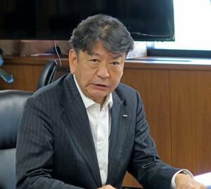 福島第1原発の廃炉に向けた取り組みを国に報告する、東電HDの小早川智明社長=5日午後、経産省