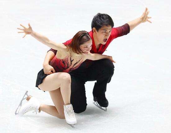 ペアＳＰ　演技する三浦璃来、木原龍一組＝国立代々木競技場