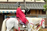 ［姉妹は今日も　こじっかと］公共の乗り物でゴホゴホ…欠かせなくなった飴玉と時々思い出す大学の先生のこと