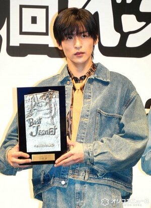 受賞を愛犬に報告したSnow Man・目黒蓮 （C）ORICON NewS inc.