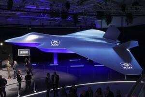 日本が英国、イタリアと共同開発する次期戦闘機の模型=2024年7月、英南部ファンボロー(共同)