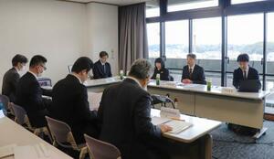 奈良県立民俗博物館の収蔵スペース不足問題についての検討委員会=19日午後、奈良県庁