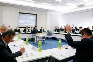 いわき市で開かれた福島県漁連の組合長会議=24日午前