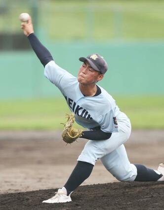 新潟明訓－新潟産大付　２番手で登板した新潟明訓の円山遥介＝新発田市五十公野