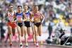 女子１５００メートル決勝　力走する田中希実（右端）＝国立競技場