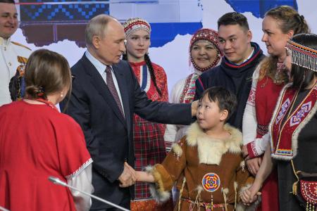 （さび 購入予定）ロシア　サハリンのグッズ 金のはりねずみ3兄弟セット