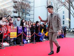 Jリーグの年間表彰式に臨む鹿島のGK早川友基=11日、横浜アリーナ