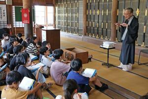 越路小の６年生が井上円了について学んだ訪問学習＝長岡市浦