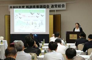 県養鶏協会が開いた鳥インフルエンザ対策の勉強会=19日、新潟市中央区