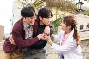 『10回切って倒れない木はない』第1話より（C）日本テレビ