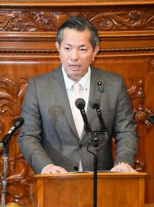 　衆院本会議で代表質問する山川仁氏（れいわ新選組）