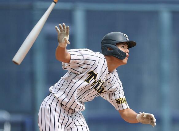 東京学館－帝京長岡　４回帝京長岡無死、渡邉侑耶が二塁打を放つ＝エコスタ（写真映像部・大橋奎介）