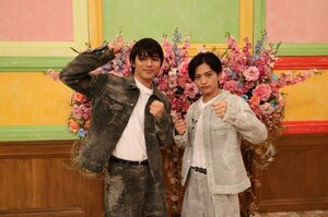 『今夜はナゾトレ』シーズンレギュラーに就任した(左から)篠塚大輝、猪俣周杜 (C)オリコン