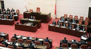 柏崎刈羽原発の再稼働問題などについて議論した県議会連合委員会=16日