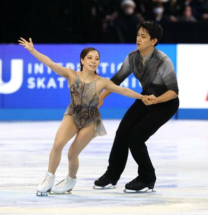 ペアフリー　優勝した三浦璃来、木原龍一組＝ＩＧアリーナ