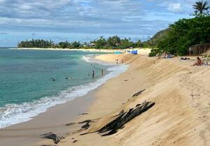 米ハワイ州ププケアのビーチ=8月(共同)