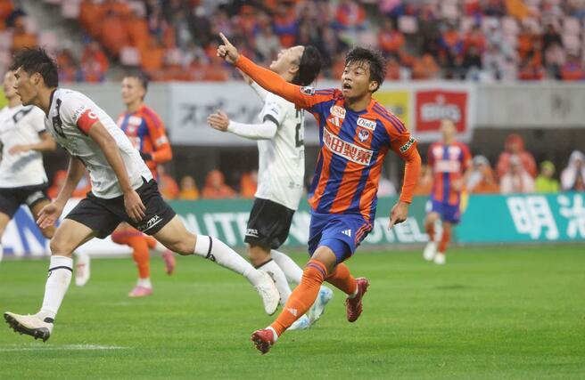 新潟ー神戸 後半、FW若月大和が同点ゴールを決め2-2=ビッグスワン