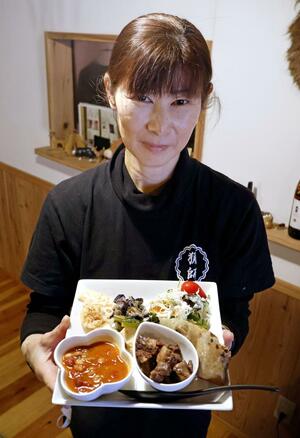 ジビエ料理店「山里カフェＭｕｉ」を営む清水潤子さん＝３日、愛知県豊田市