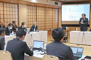 一定の成果を得たとして閉会が決まったフォローアップ委員会=十日町市本町6