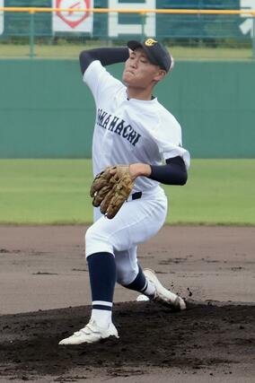 十日町の先発、前川陽光＝７月１７日、柏崎市佐藤池