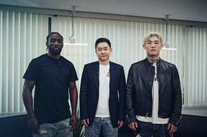 （左から）テレンス・クロフォード、abc株式会社・松田元代表取締役社長、平本蓮【撮影／宇高尚弘】 （C）ORICON NewS inc.