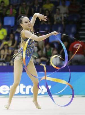 個人総合予選 リボンの演技をする松坂玲奈=リオデジャネイロ(共同)