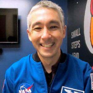 　オンラインでインタビューに答えるＮＡＳＡの宇宙飛行士候補のユリ・クボ氏